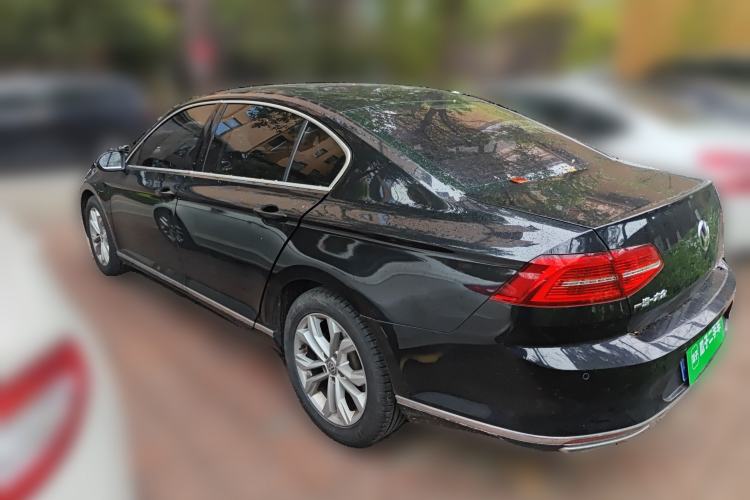 Used Volkswagen Magotan 2018 330TSI DSG Luxury Model Rear Left 45 Deg