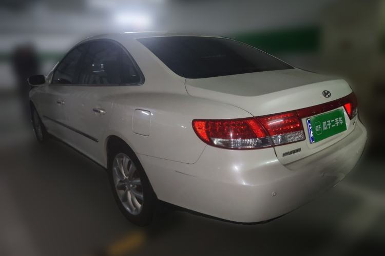 Used Hyundai Azera 2006 3.3 Top-of-the-Line Version Rear Left 45 Deg