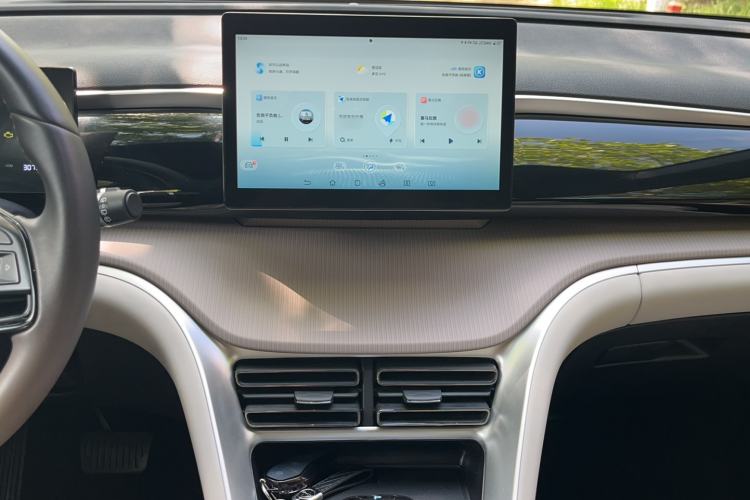 Used BYD Song Pro New Energy 2024 HONOR Edition DM-i 71KM Navigation Model Audio And AC Panel