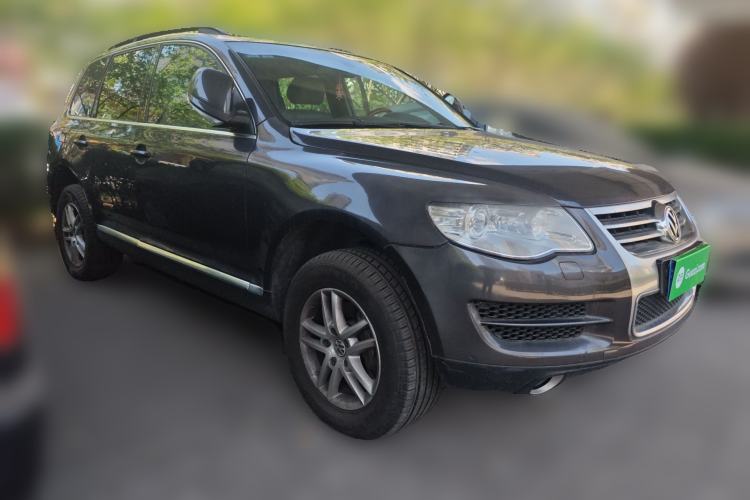 Used Volkswagen Touareg 2007 3.6L Top-Tier Version Front Right 45 Deg