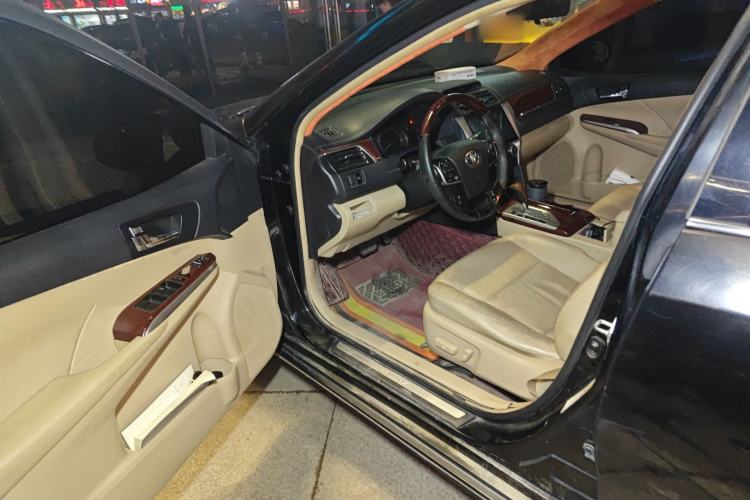 Used Toyota Camry 2012 2.5G Luxury Edition Driver Seat