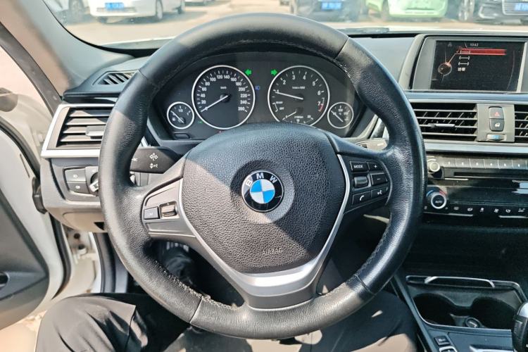 Used BMW 3 Series 2017 318i Fashion Model
