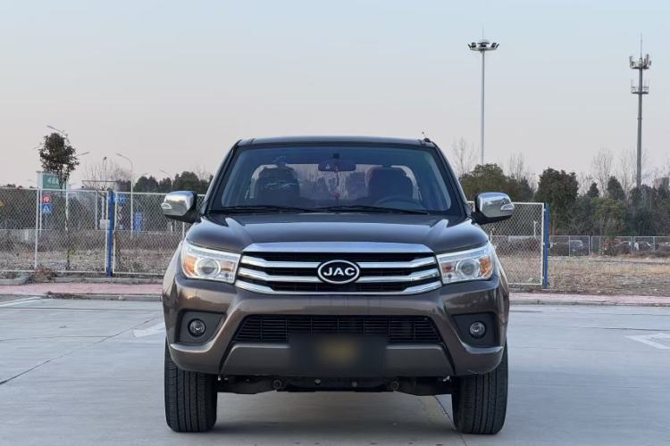 Used JAC V7 2018 2.0T Two-Wheel-Drive Comfort Version with Long Wheelbase D19TCIE13