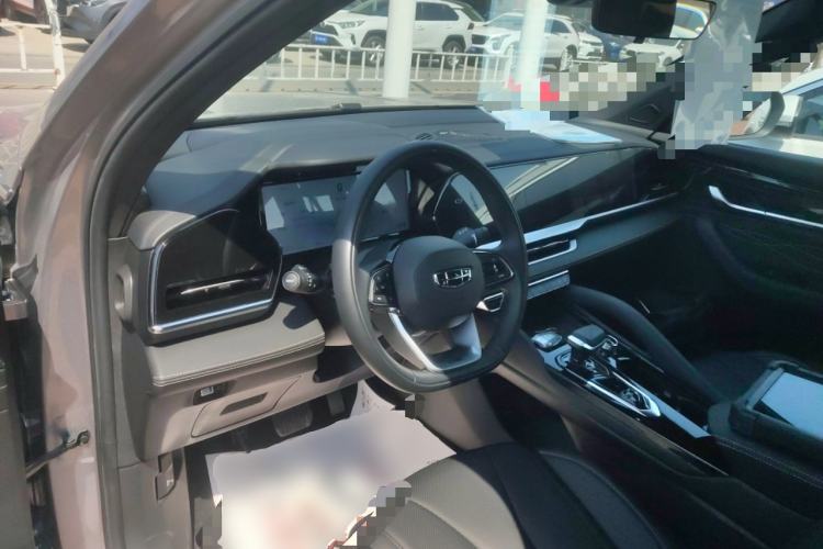 Used Geely Auto Monjaro L 2024 2.0TD DCT EVO Two-Wheel Drive Long-Range Version Center Console