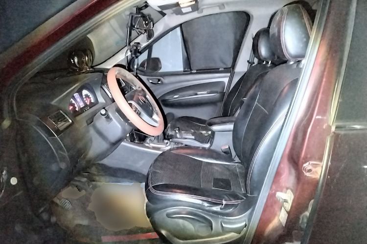 Used FORTHING Joyear X5 2013 1.6L Manual Luxury Model China IV Standard
