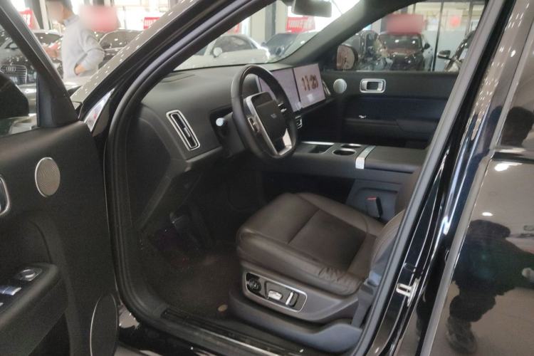 Used Li Auto L8 2023 Pro Model
