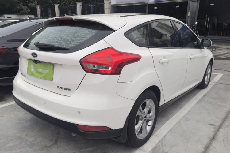 Used Ford Focus 2015 Hatchback 1.6L Automatic Comfort Model Rear Right 45 Deg