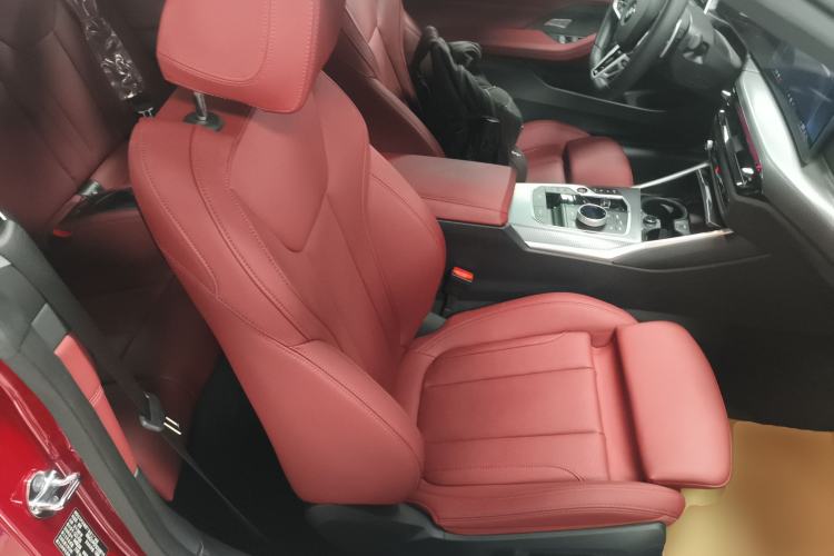 Used BMW 4 Series 2024 430i Convertible M Sport Night Edition Package Right Front Seat