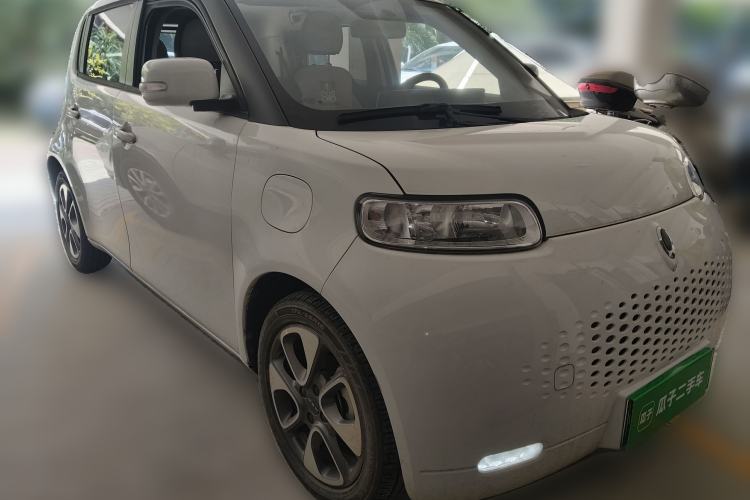 Used ORA White Cat 2020 305 km Luxury Version Front Right 45 Deg