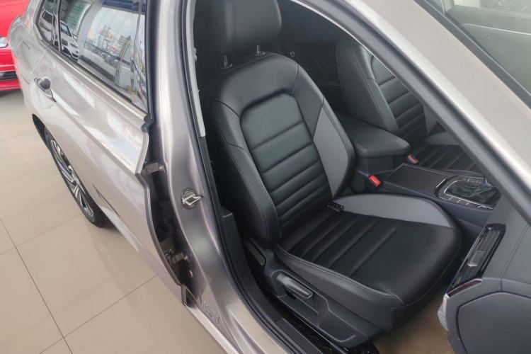 Used Volkswagen Sagitar 2022 280TSI DSG Excellence Edition Right Front Seat