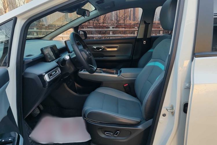 Used AION Y 2024 Younger Star Edition Interior 6