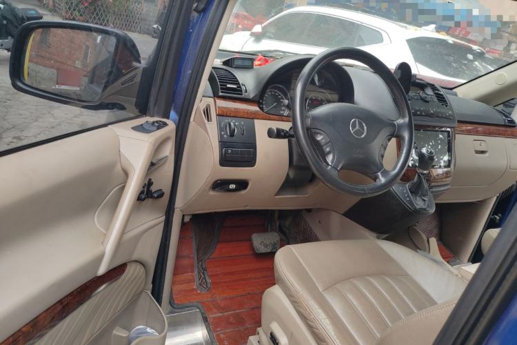 Used Mercedes-Benz Viano 2011 2.5L Navigator Edition
