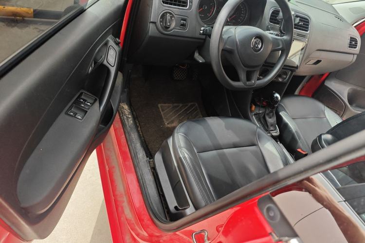 Used Volkswagen Polo 2014 1.6L Automatic Comfort Edition
