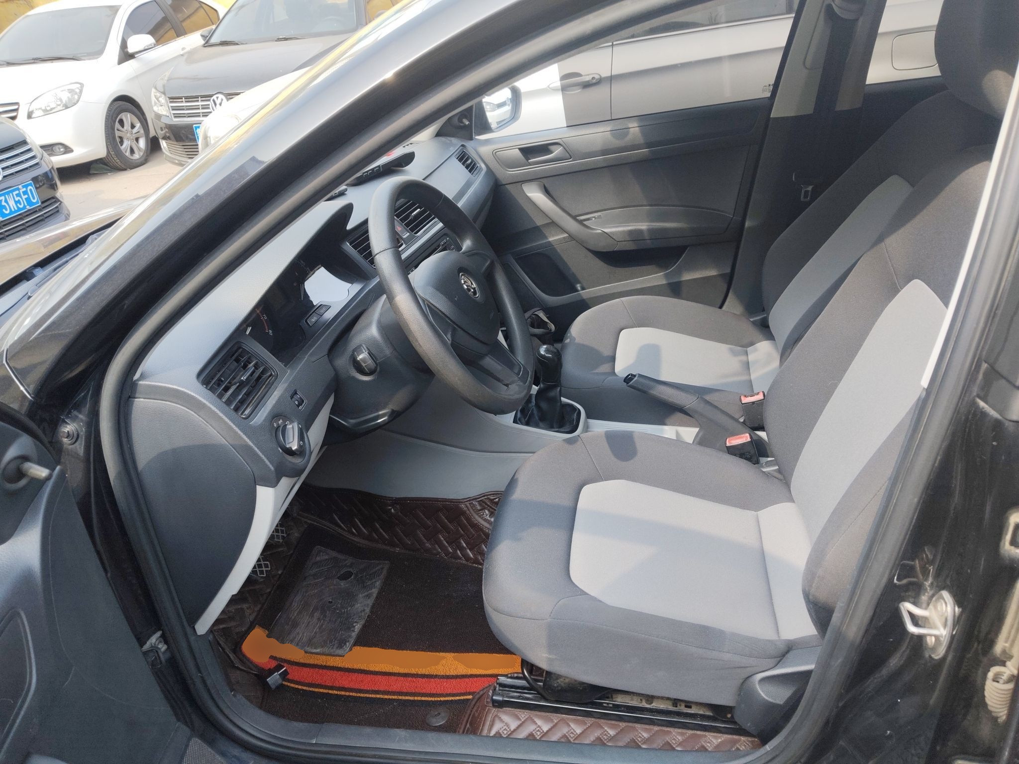 Interior delantero