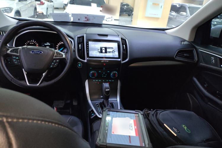 Used Ford Edge 2018 Facelifted EcoBoost 245 Two-Wheel-Drive Platinum Edition 5 Seats China V Emission Standard