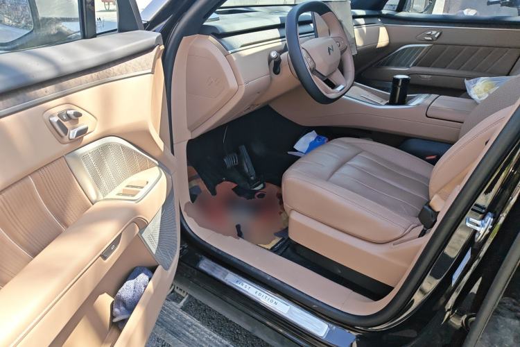 Used ONVO Luxeed L90 2025 Model—Max Six-Seater Version Driver Seat