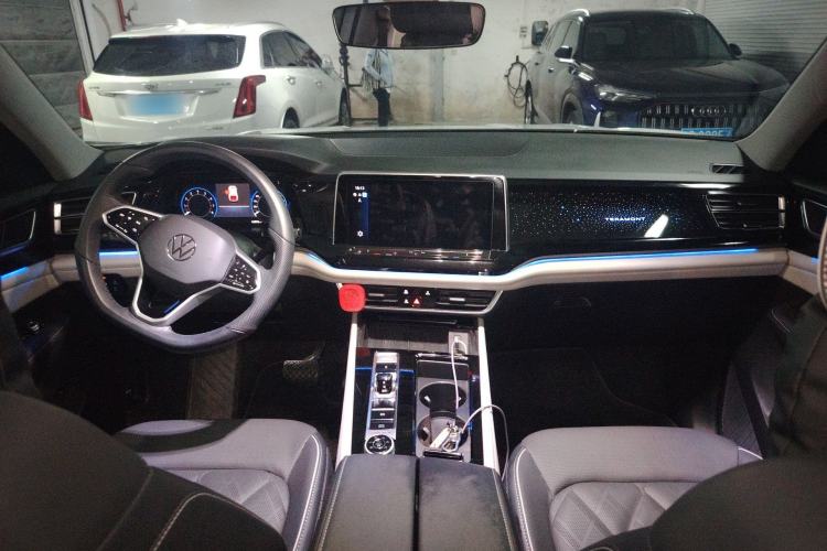 Used Volkswagen Teramont 2023 380TSI Four-Wheel Drive Prestige Flagship Edition Center Console