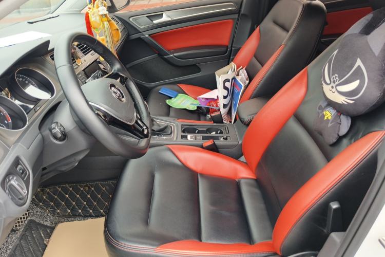 Used Volkswagen Golf 2016 230TSI Automatic Comfort Version
