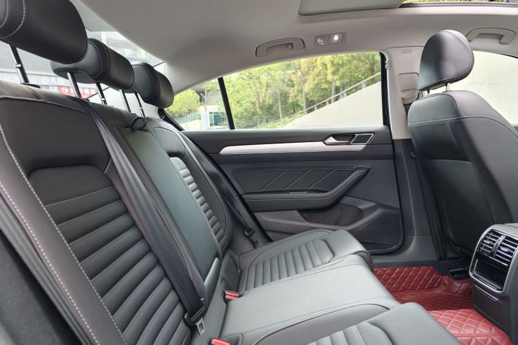 Used Volkswagen Magotan 2023 2 Million Units Limited-Edition 280TSI DSG Comfort Version Interior 4