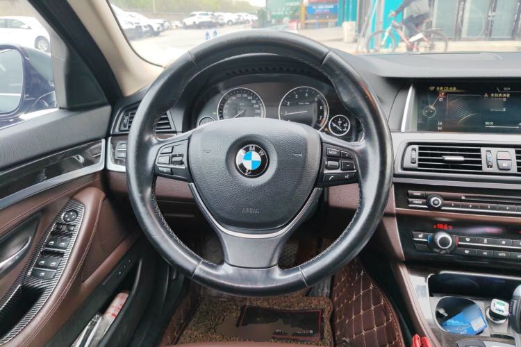 Used BMW 5 Series 2014 525Li Luxury Design Package Steering Wheel