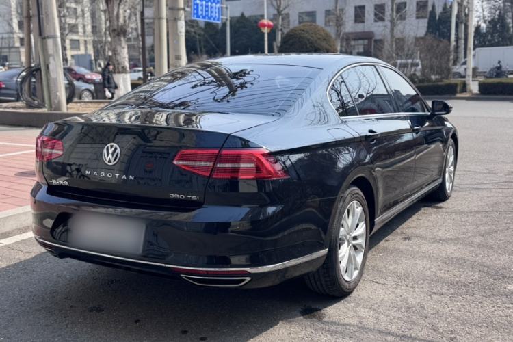 Used Volkswagen Magotan 2017 330TSI DSG Luxury Model Exterior 3