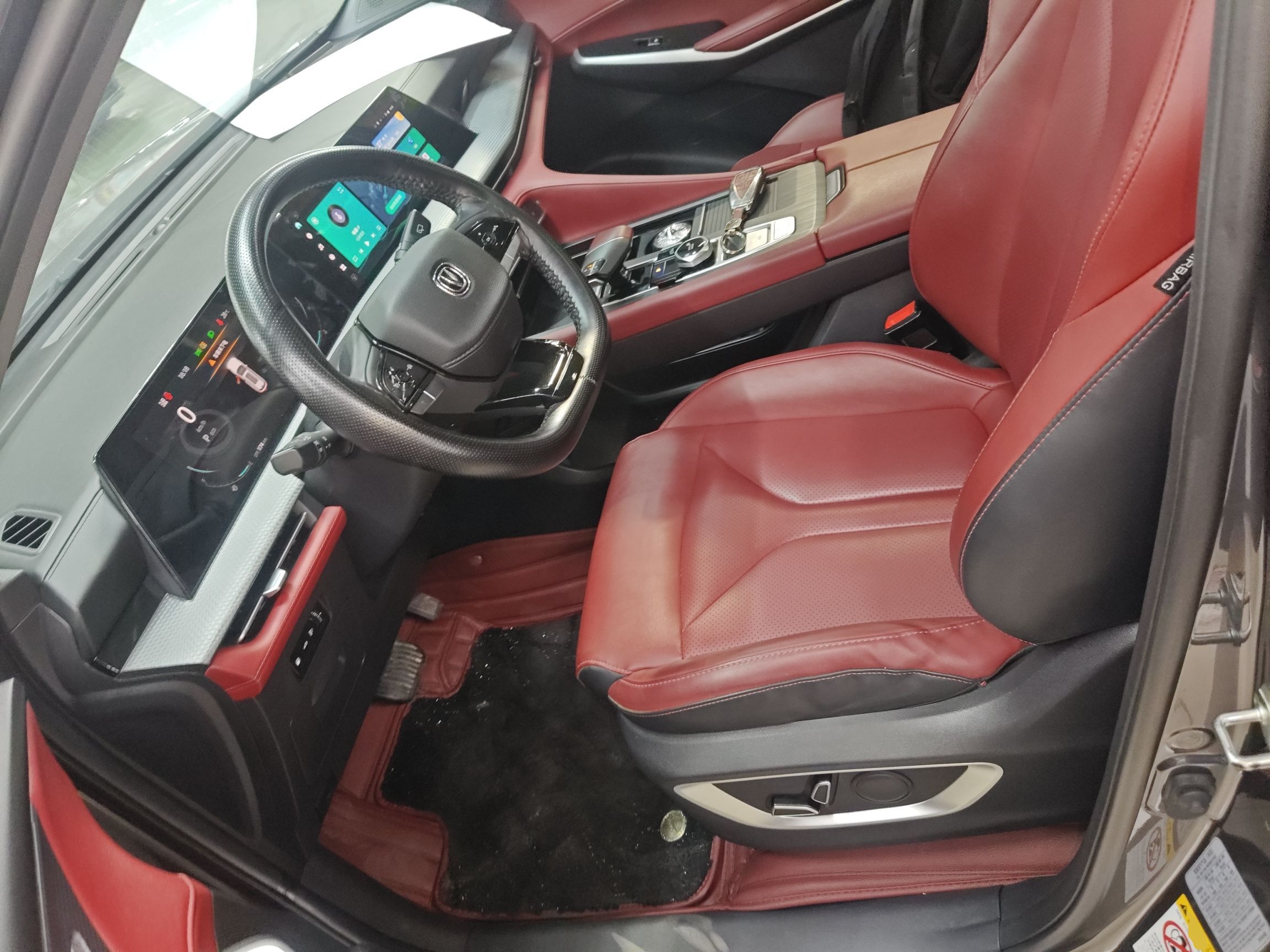 Переднее сиденье в автомобиле