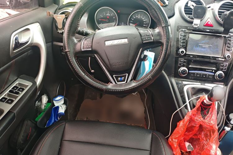 Used Haval H6 2016 Upgraded Model 1.5T Manual Two-Wheel Drive Elite Version
