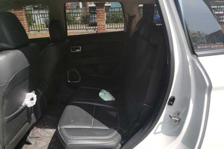 Used Mitsubishi Outlander 2019 2.0L Two-Wheel Drive Comfort Edition 7-Seater China VI Standard
