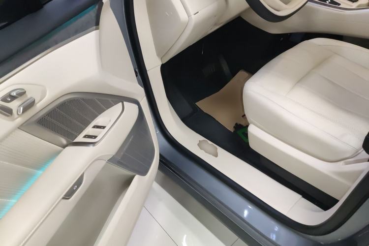 Used ONVO Luxeed L90 2025 Model—Max Six-Seater Version
