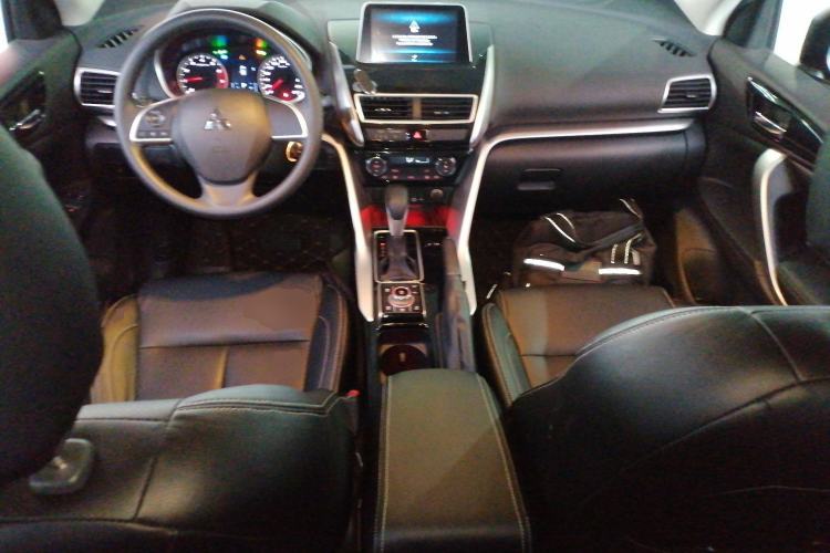 Used Mitsubishi Eclipse Cross 2018 1.5T CVT Two-Wheel Drive Fearless Edition Center Console