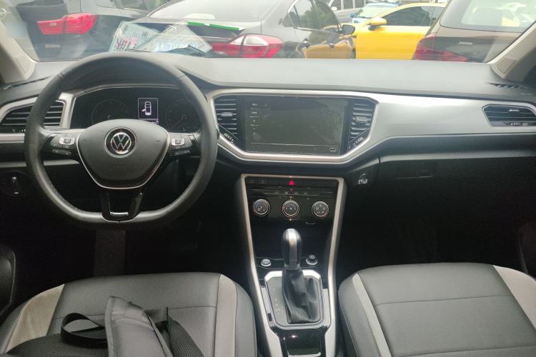 Used Volkswagen T-ROC 2022 280TSI DSG Two-Wheel Drive Elite PLUS Center Console