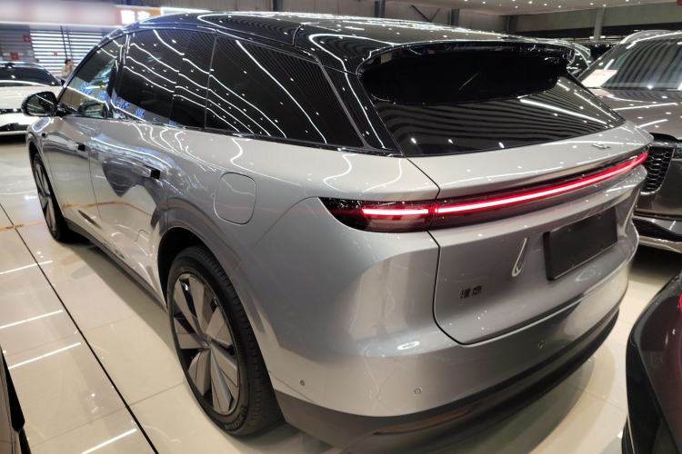 Used Li Auto i6 2025 Model Four-Wheel-Drive Standard Type Rear Left 45 Deg