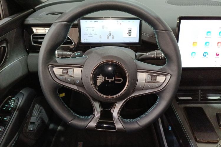 Used BYD Seal 06 New Energy 2025 DM-i Smart Drive 120KM Deluxe Model Steering Wheel