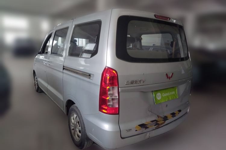 Used Wuling Hongguang V 2019 1.5L Enjoyment Version China VI LAR