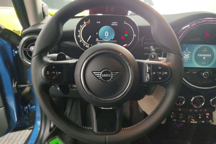 Used MINI 2022 2.0T COOPER S Classic Edition Five-Door Version Steering Wheel