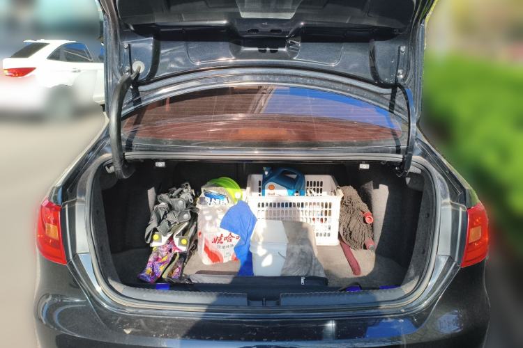 Used Volkswagen Sagitar 2012 1.6L Manual Comfort Model Trunk