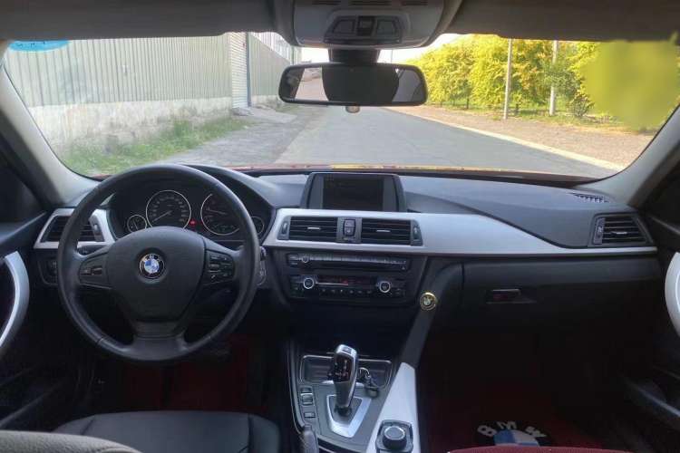 Used BMW 3 Series 2014 320Li Fashion Model
