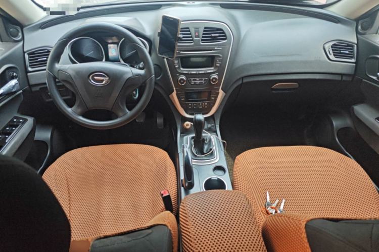 Used GAC Trumpchi GS5 2012 2.0L Manual Two-Wheel Drive Comfort Edition Center Console