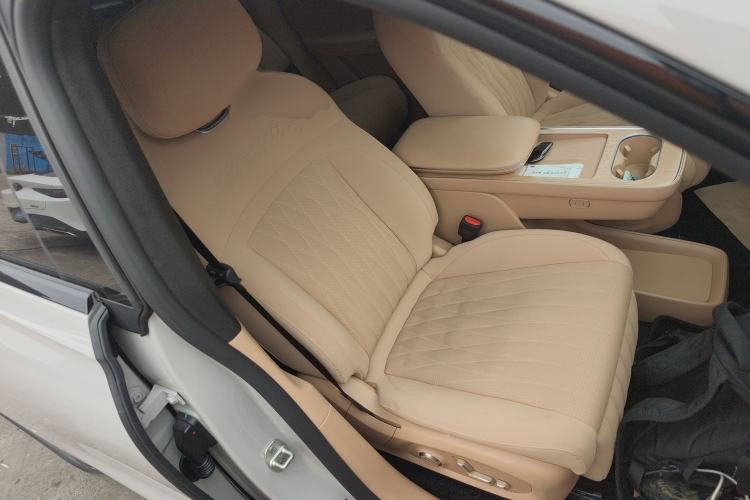 Used EXEED Star Era ET 2025 Extended-Range 240 Max All-Wheel Drive Urban Advanced Driver Assistance
