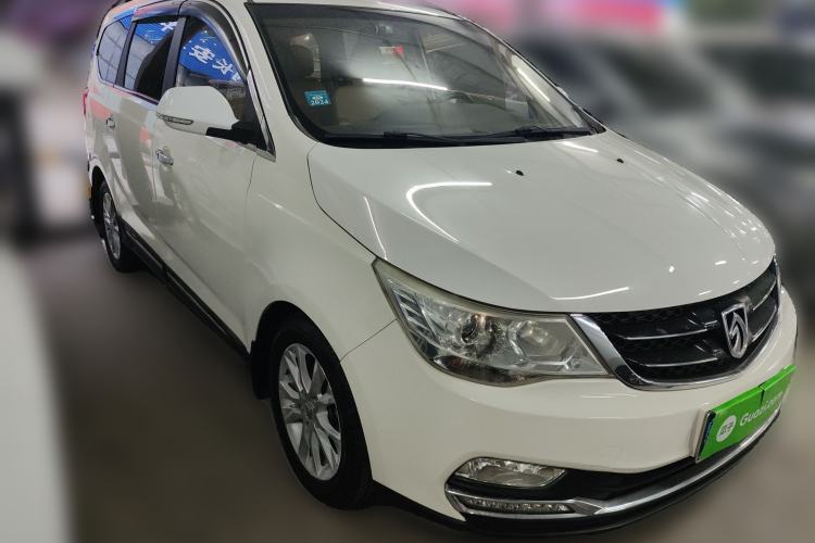 Used Baojun 730 2016 1.5T Manual Luxury Edition 7 Seats Front Right 45 Deg