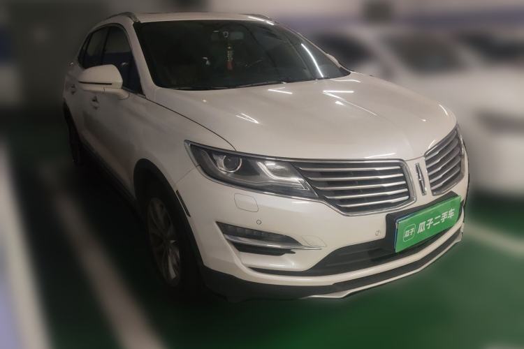 Used Lincoln MKC 2018 2.0T Four-Wheel Drive Zunya Edition Front Right 45 Deg