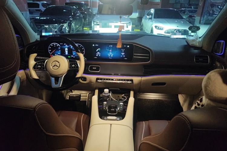 Used Mercedes-Benz GLS 2023 Refreshed GLS 450 4MATIC Luxury Edition Center Console