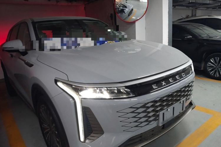 Used EXEED Stellar C-DM 2024 1.5T Long-Range Pro Front Right 45 Deg