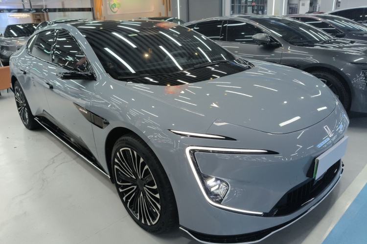 Used Avatr 12 2025 Master All-Electric Four-Wheel Drive Front Right 45 Deg