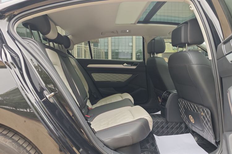 Used Volkswagen Magotan 2023 2 Million Units Commemorative Edition 330TSI DSG Luxury Version