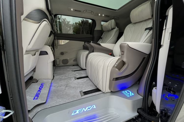 Used Denza D9 2022 DM-i 970 Four-Wheel Drive Flagship Model Interior 5