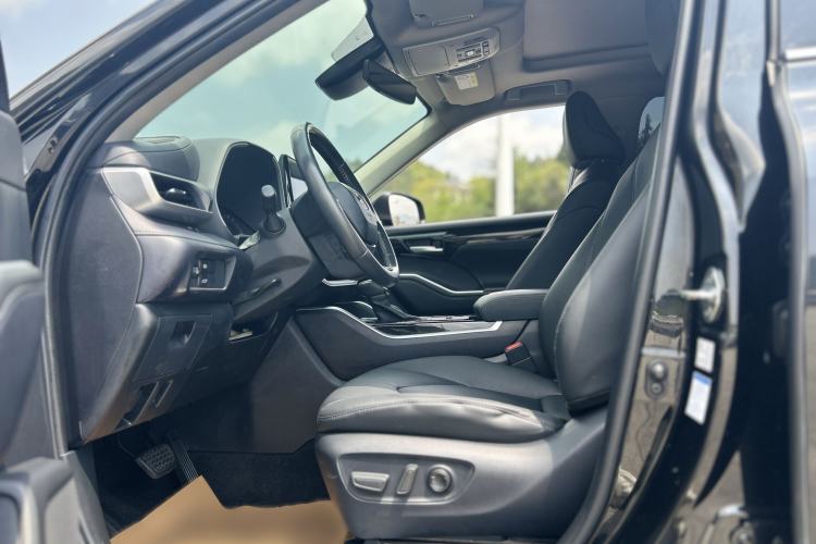 Used Toyota Highlander 2022 Dual-Engine 2.5L Four-Wheel Drive Prestige Version 7 Seats Interior 3
