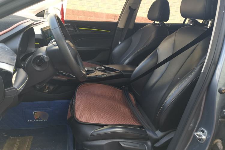 Used Roewe i5 2021 1.5L CVT Black Gold Edition