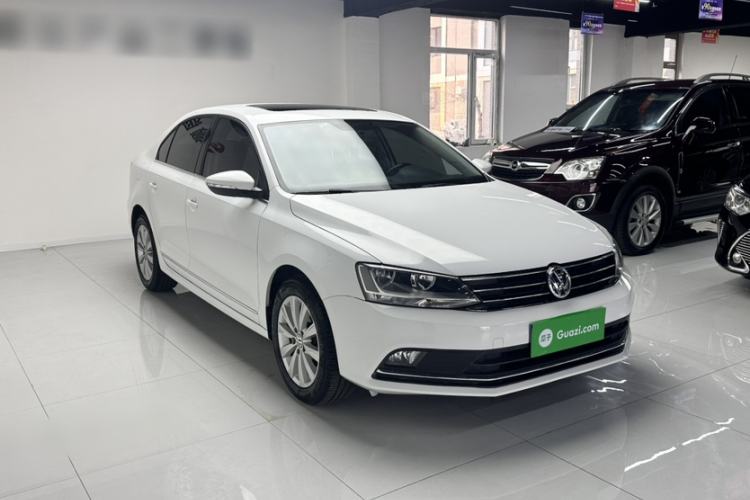 Used Volkswagen Sagitar 2015 230TSI Automatic Comfort Version
