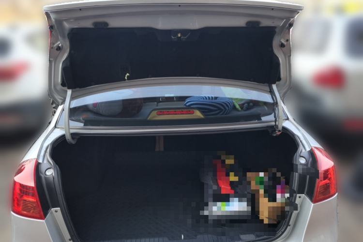 Used Buick Excelle 2011 1.6 LE-AT Trunk